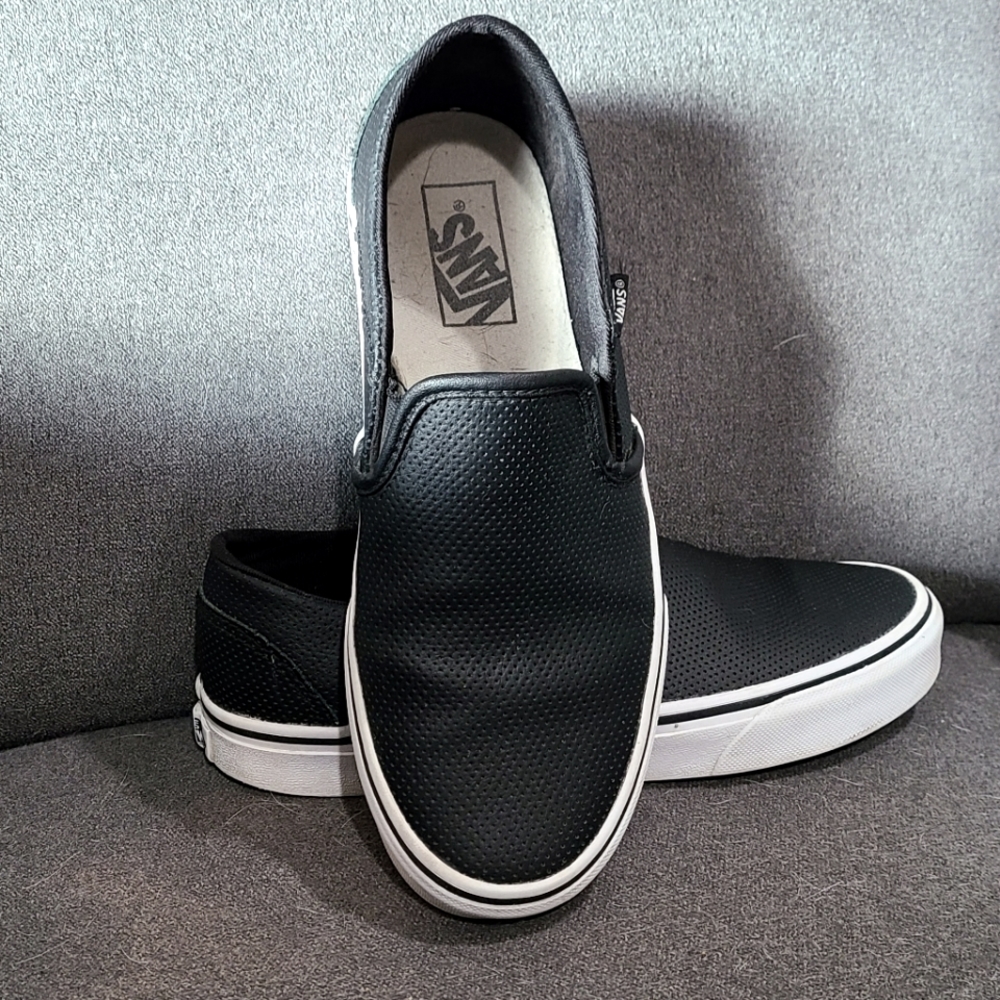 Black Vans size 8